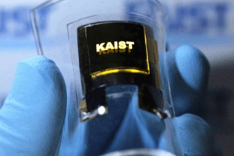Flexible Batterie erreicht erstmals gleiche Energiedichte wie normale Batterie