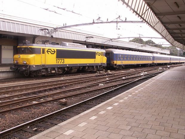 Ein Zug der niederländischen Bahn in Venlo. Foto: By M.Bienick (M.Bienick) [CC BY-SA 2.5 (http://creativecommons.org/licenses/by-sa/2.5)], via Wikimedia Commons